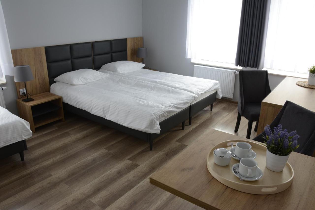 Jurajska Przystan Hotel Jastrzab Bagian luar foto