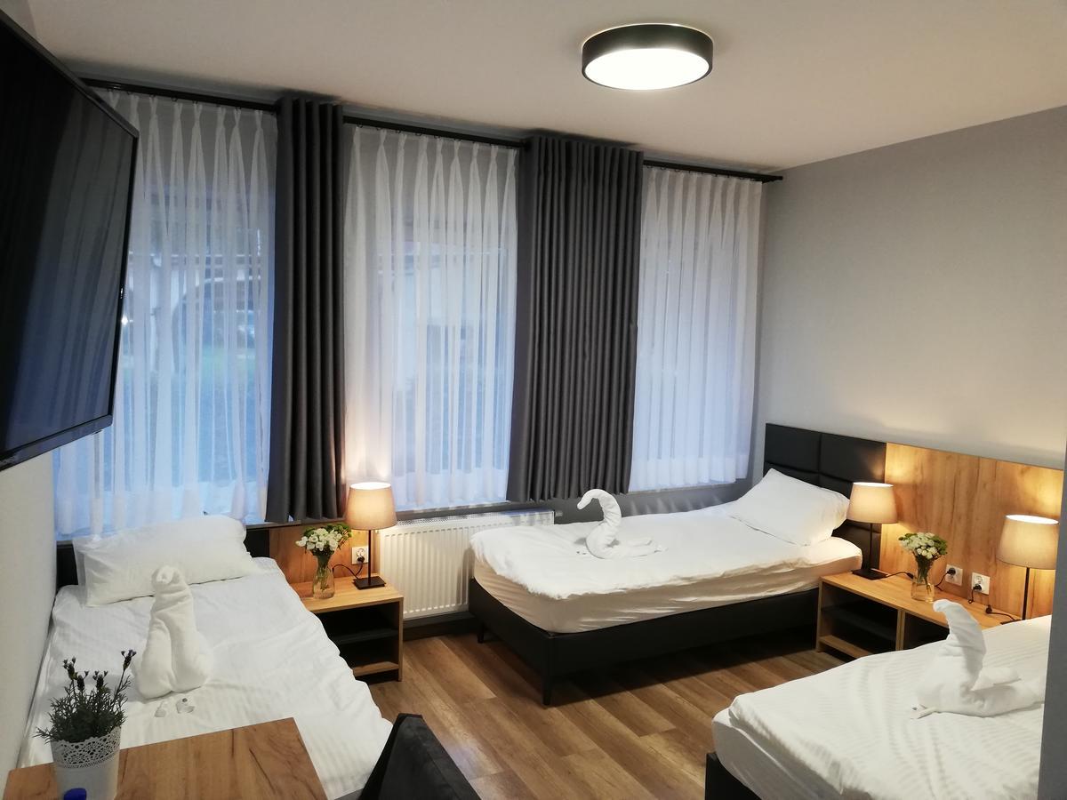 Jurajska Przystan Hotel Jastrzab Bagian luar foto